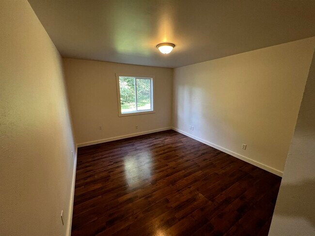 Building Photo - 9197 Cty J-Unit A