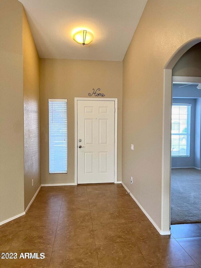 Building Photo - 721 E Jasper Dr