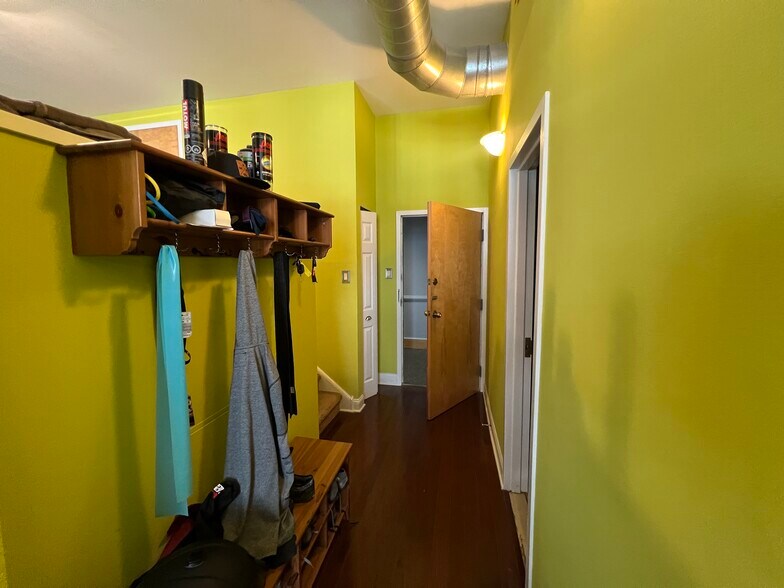 Building Photo - 1100 S Broad St