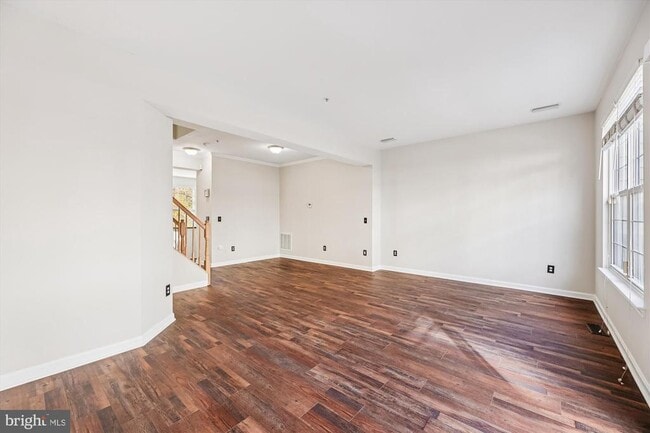 Building Photo - 3811 Eisenhower Ave