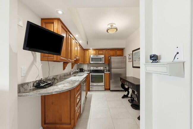 Building Photo - 3450 S Ocean Blvd