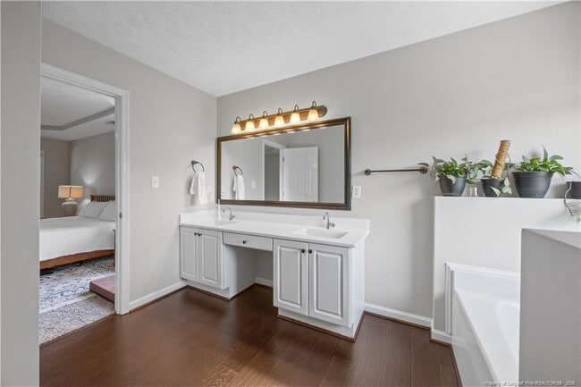 Building Photo - 3517 Gables Dr