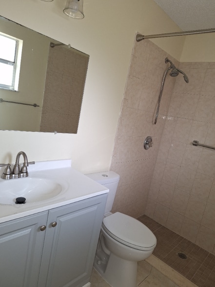 Building Photo - 125 22nd Ave