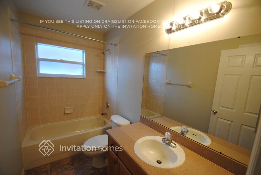 Building Photo - 22534 Roderick Dr