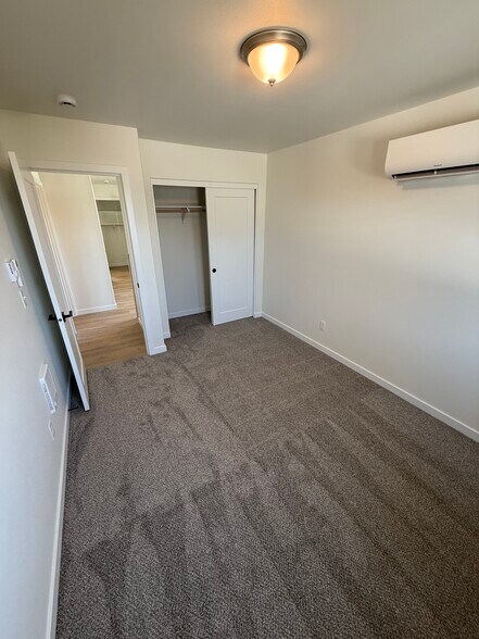 Building Photo - 410 Wagon Wheel Dr