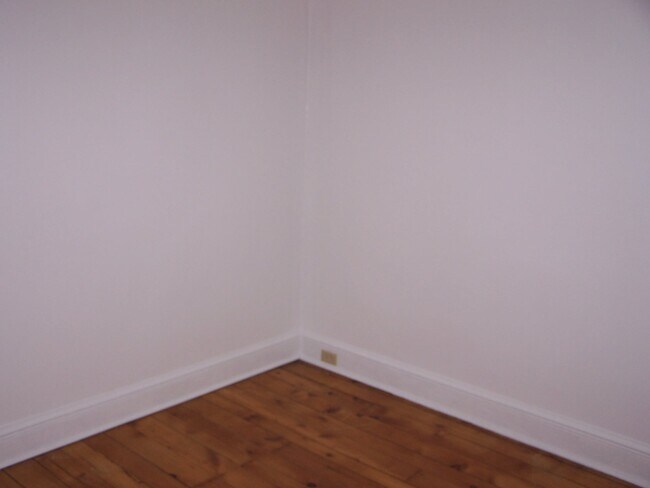 Building Photo - 160 E Penn St