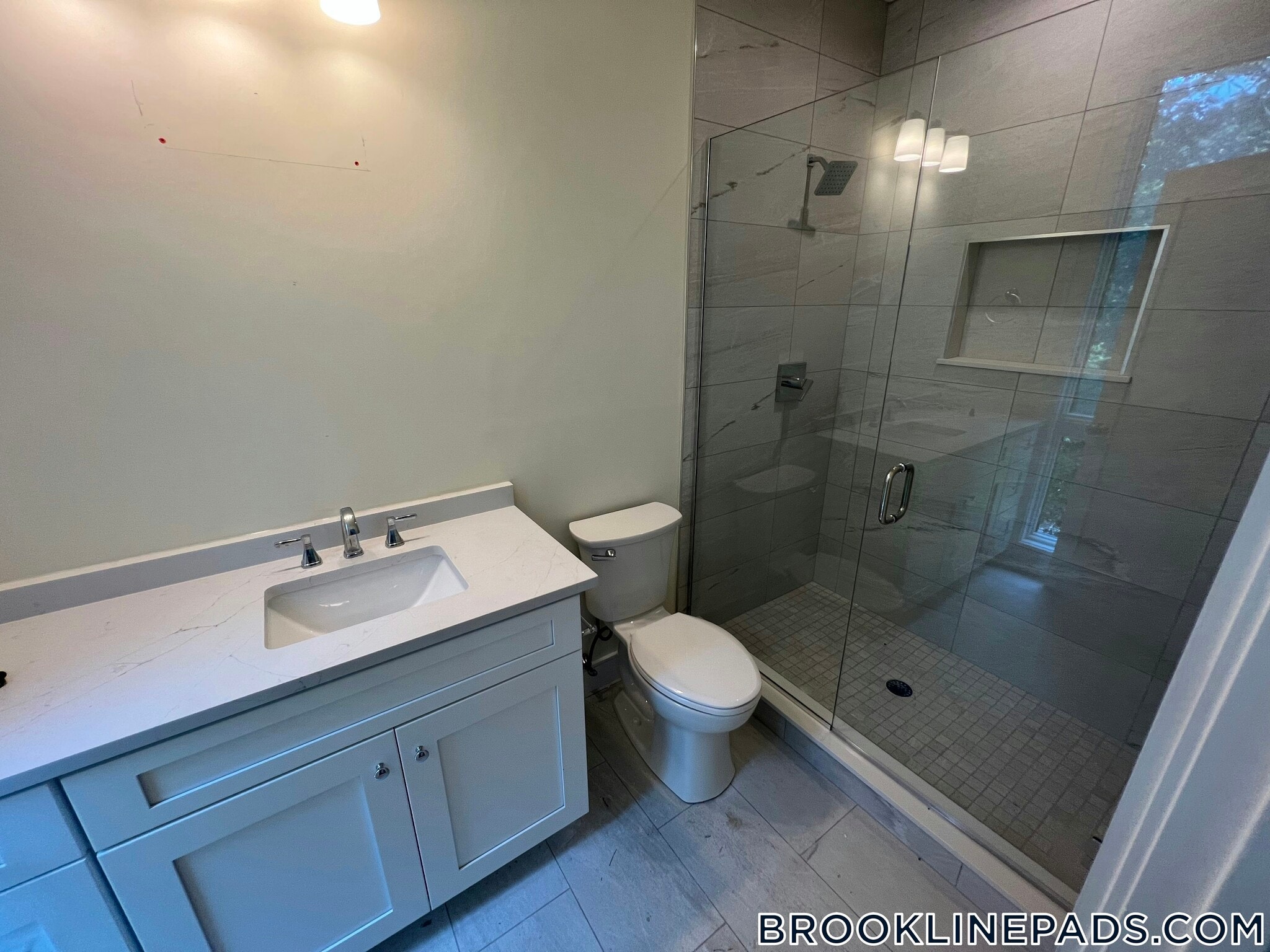 Building Photo - 65 Cameron St