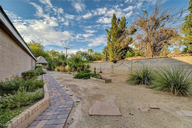 Building Photo - 7258 Loma Alta Cir