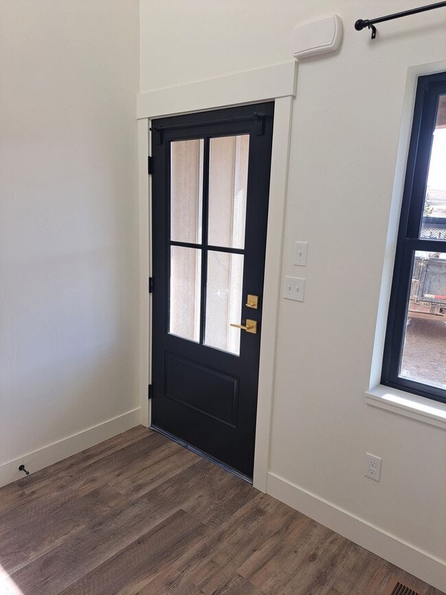 Building Photo - 3 B Raven Rdg Rd