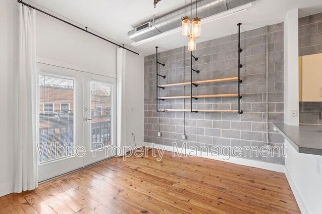 Building Photo - 3205 N Davidson St