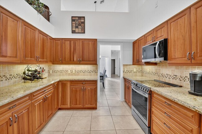 Building Photo - 6657 NW 25th Way