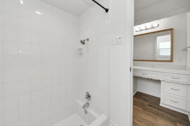 Building Photo - 8006 Oakington Dr