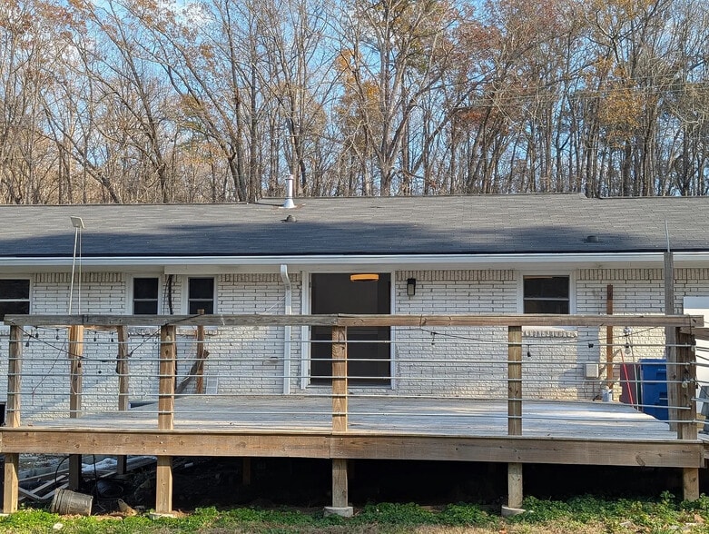 Building Photo - Room in Duplex on Union Rd SW