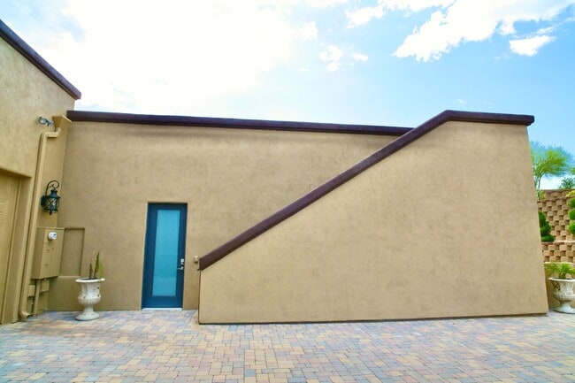 Building Photo - Mountain and City Views from this Furnishe...