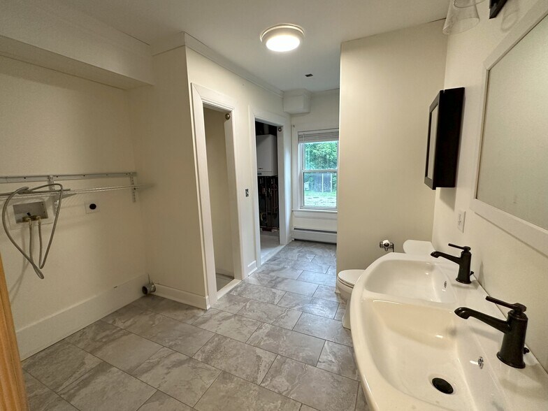 Building Photo - 1148 NH-118