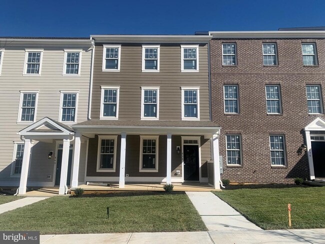 Building Photo - 838 Mapleton Ave