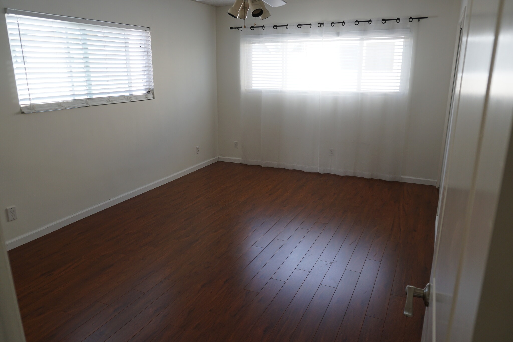 Bedroom 1 view 1 - 2409 Harriman Ln