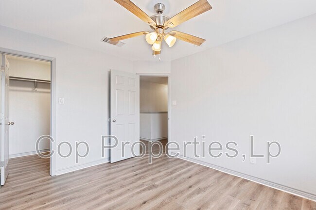 Building Photo - 1 Dunthorte Ln