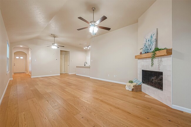 Building Photo - 2910 Crescent Bend Rd