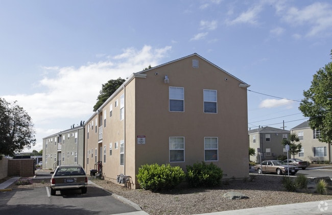 Building Photo - Garden Villas Apartments