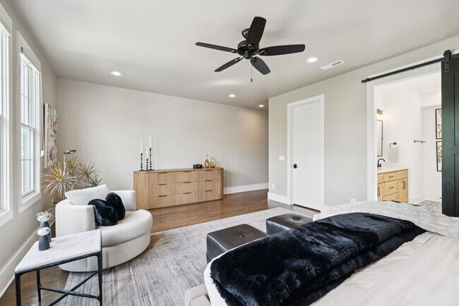 Building Photo - Experience elevated living in this beautifully crafted brick residence located in the heart of Ed...