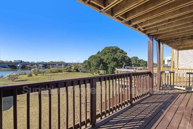 Building Photo - 735 W Ocean View Ave