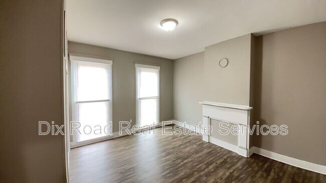 Building Photo - 252 McClure St