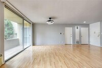 Building Photo - 514 S Harvard Blvd