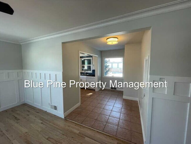 Building Photo - 232 E 16th St