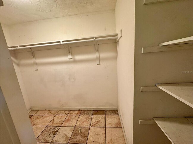 Building Photo - 1061 Rushmore Dr