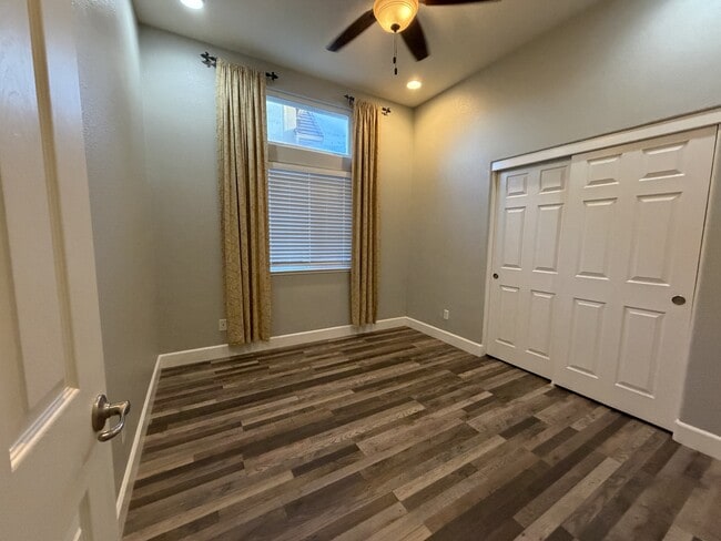 Building Photo - 1706 Guildford Way