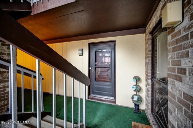 Building Photo - 177 Amberly Dr