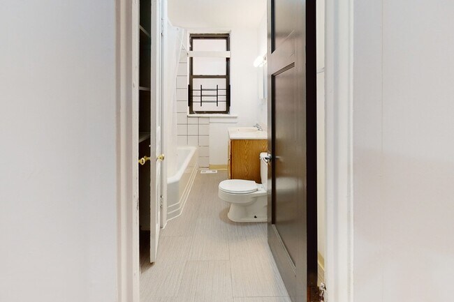 Floorplan - 5218-5220 S. Kimbark Avenue