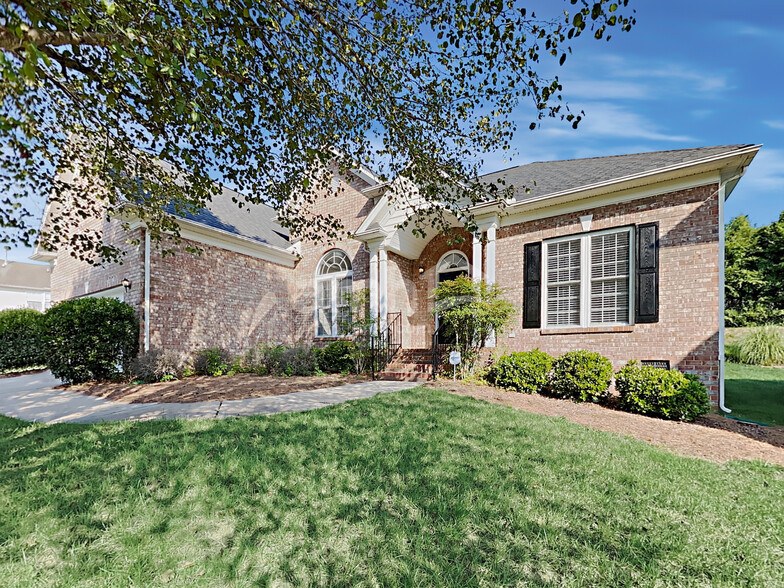Primary Photo - 1140 Boxelder Ln