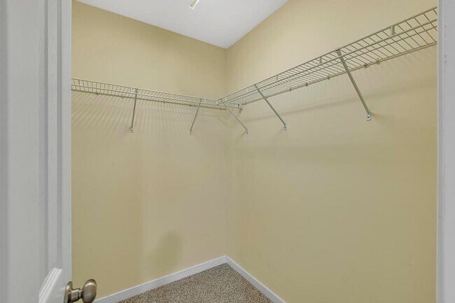 Building Photo - Charming 3-Bedroom Home on Large Acreage L...