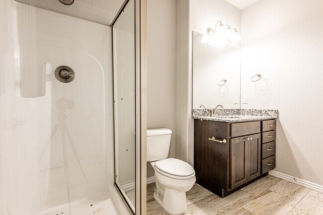 Building Photo - 505 W Laurel Ave, Rogers, AR 72758