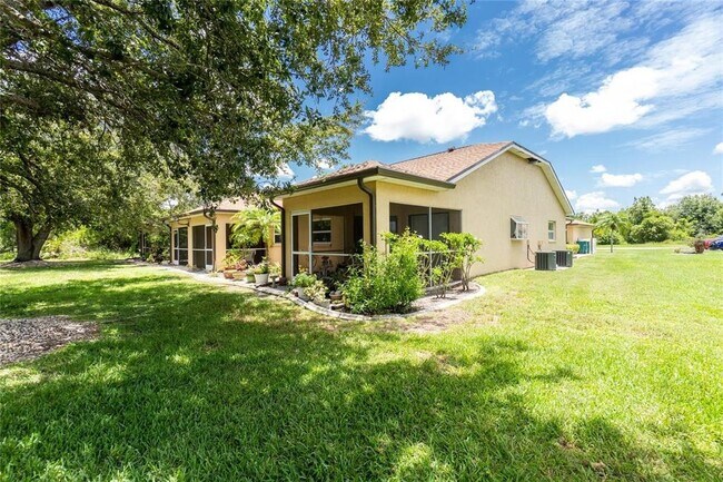 Building Photo - 1203 Saxony Cir