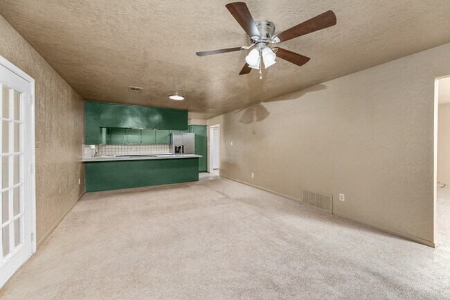 Building Photo - 4708 NW Cheryl Blvd