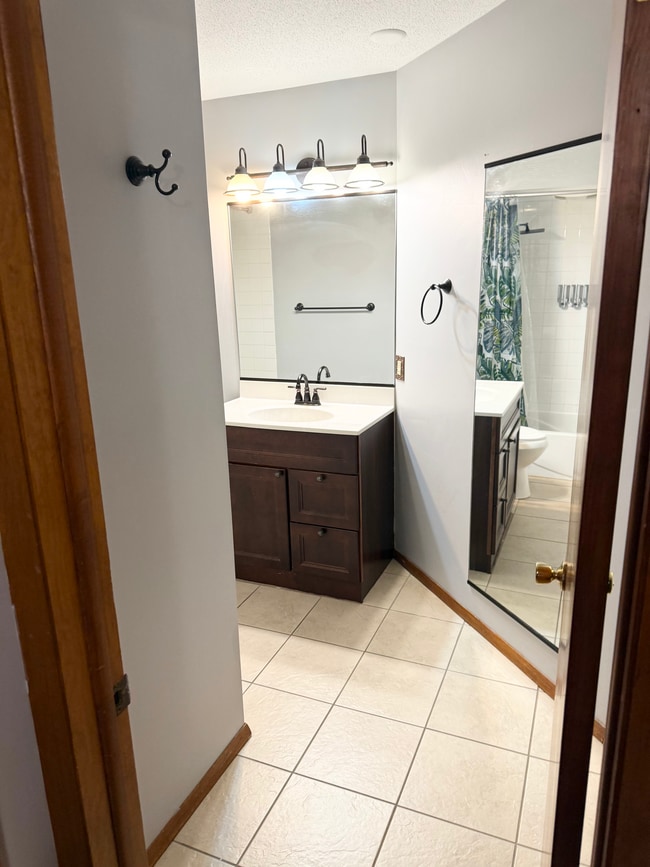 Building Photo - 2508 Dogwood Dr