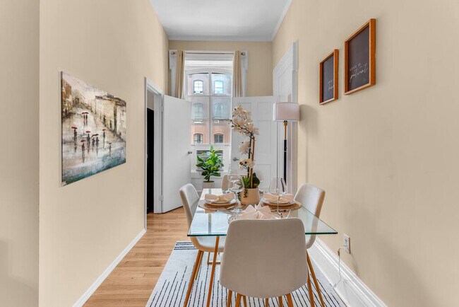 Building Photo - 45 Monroe Pl