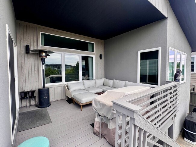 Building Photo - LUXURY 4 Bedroom home in NORTHGATE with Mountain Views