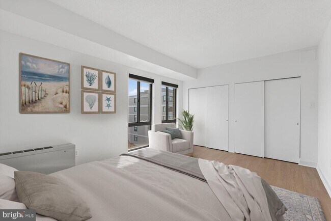 Building Photo - 1280 21st St NW