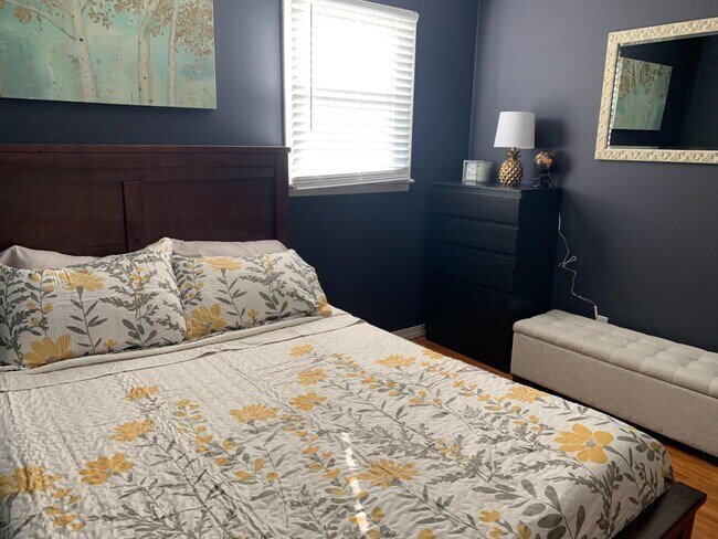 Building Photo - 2709 Highland Dr