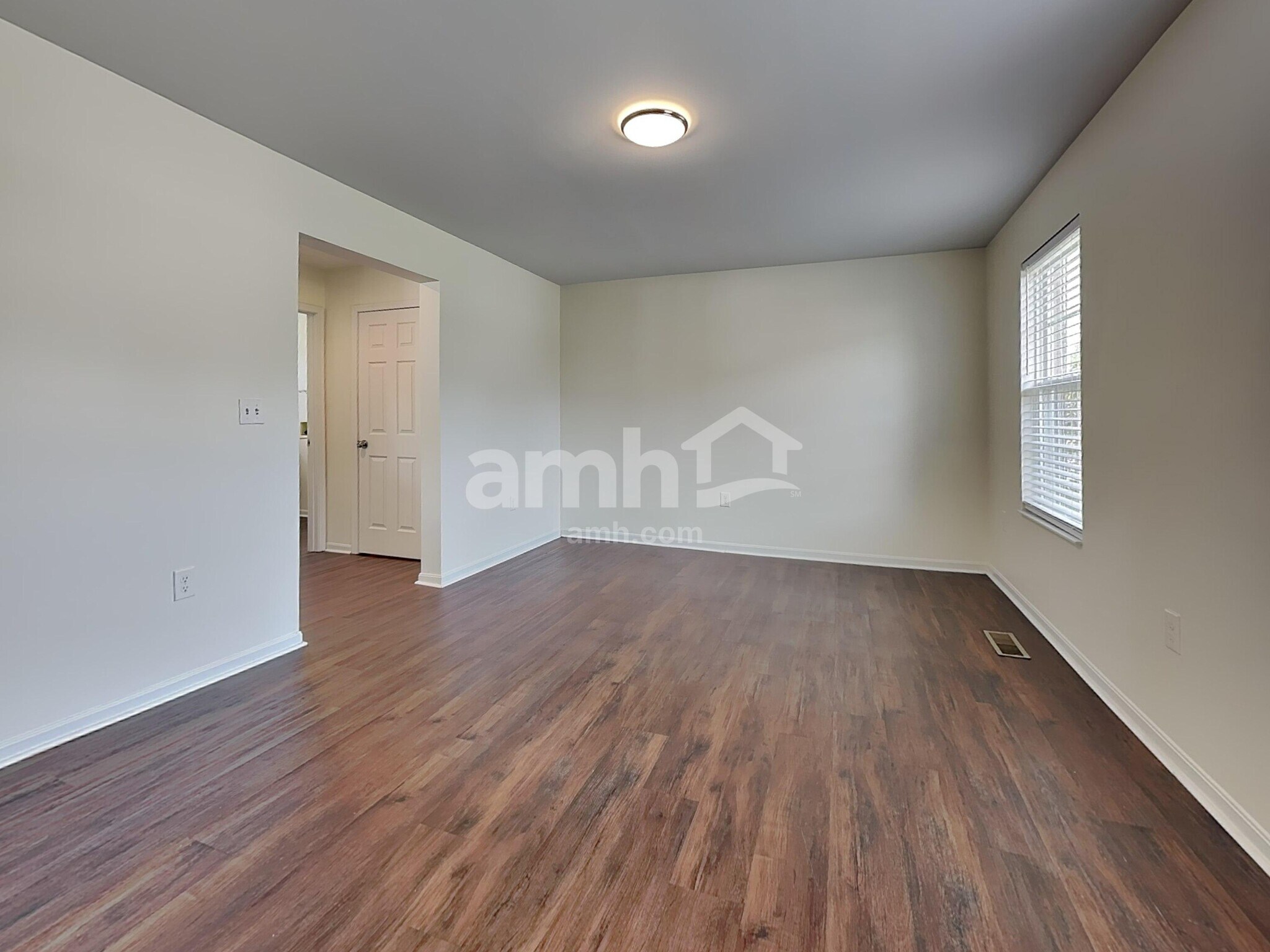 Building Photo - 2831 Coachlight Ln