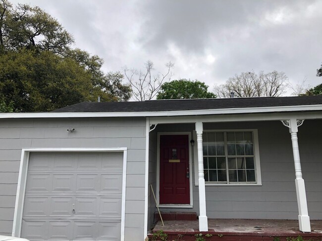 Primary Photo - Gorgeous all renovated Home in Beaumont, TX!