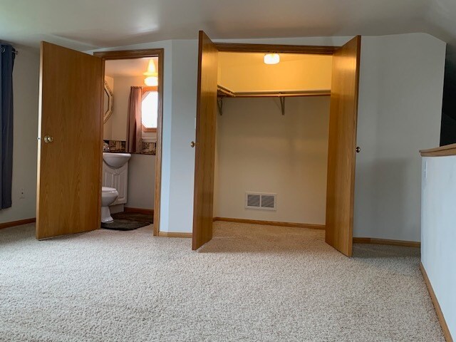 Upper Bed/ Half Bath & Closet - 807 Bayshore Dr