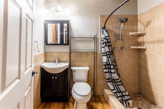 Building Photo - 1940 Blake St