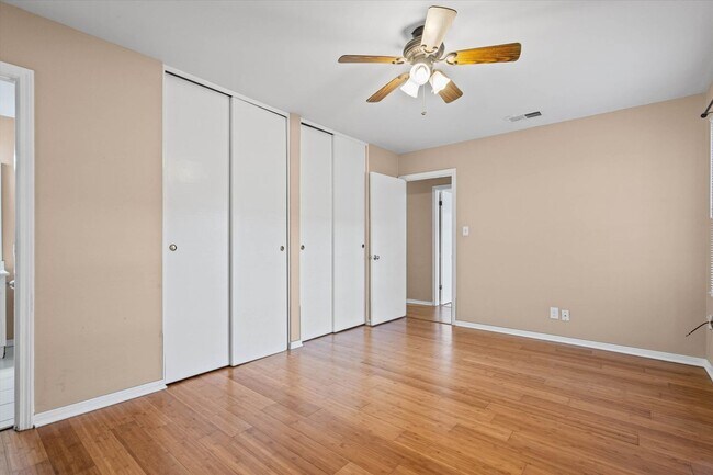 Building Photo - 5516 Brightwood Ln