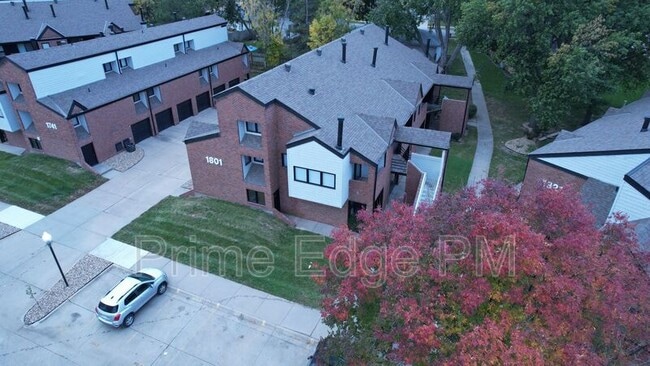 Building Photo - 1801 Ridgehaven Ct