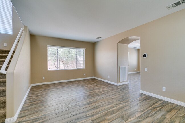 Building Photo - GORGEOUS 2 STORY HOME*4 BEDROOMS*TONS OF UPGRADES*STAINLESS STEEL APPLIANCES*
